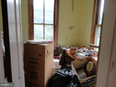 Room off the kitchen